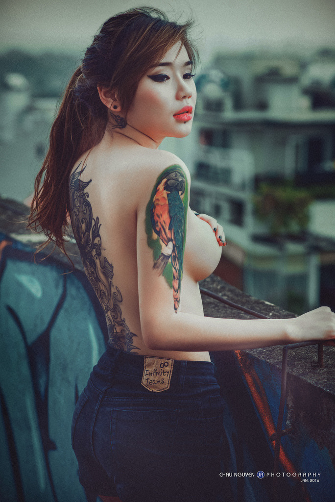 紫黑色蘑菇头律动紧致